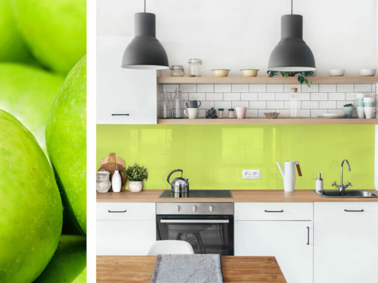 Cuisine moderne avec crédence en verre vert pomme.